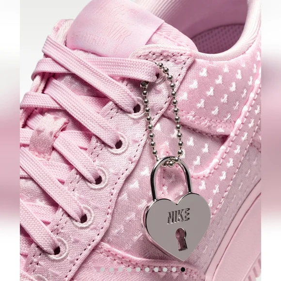 Women's Nike Air Force 1 Hearts Valentine's Day Custom Sneakers With Crystals - Picture 7 of 7